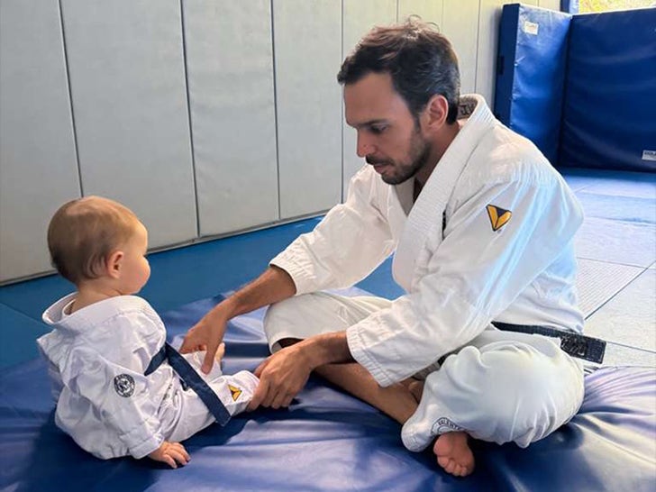 0128-Gisele-Bundchen-Baby-1-anno-SUB-1