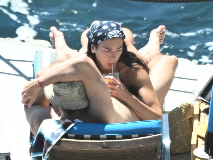 0615-Dua-Lipa-Callum-Turner-PDA-Honeymoon-Sub3