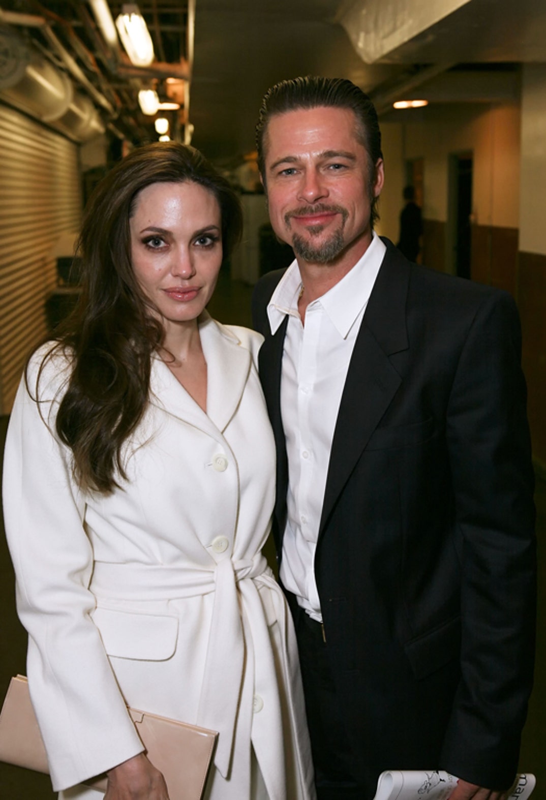 brad_pitt_angelina_jolie_couple_wedding_married_photos_014