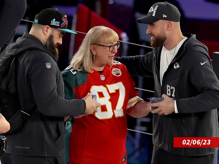 Jason Kelce Asked to Make Cameo for Travis Kelce's 'SNL' Hosting Gig