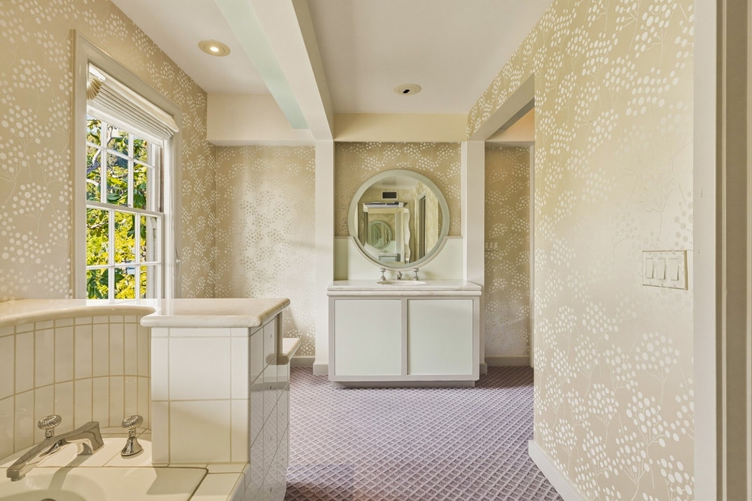 Richard Simmons Hollywood Hills New Photos 24