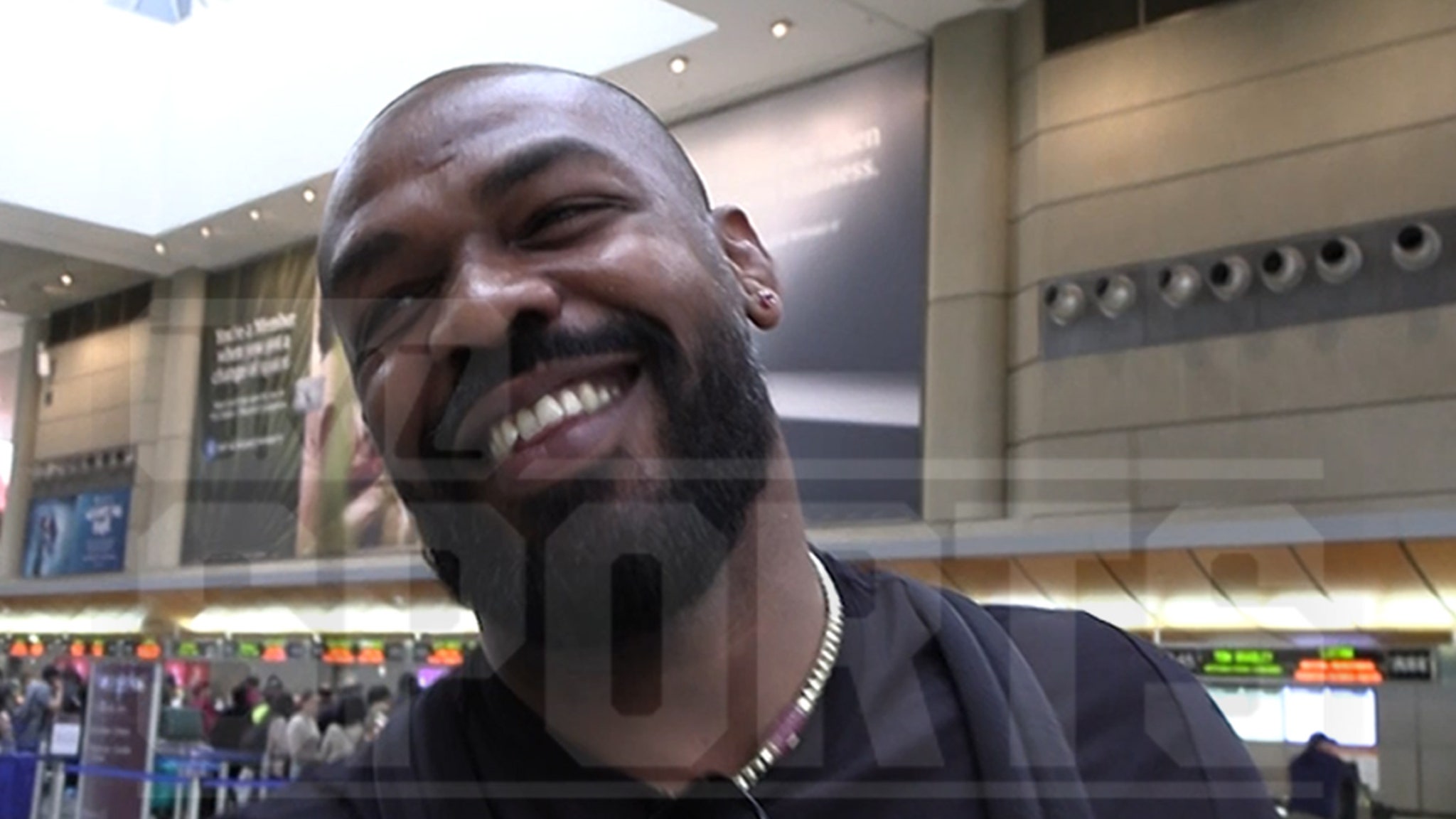 Jon Jones Enters 100 Men Vs. Gorilla Debate, Put Me on Front Line!