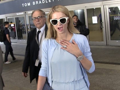 052118_paris_hilton_primary