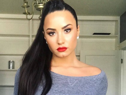 0809-demi-lovato-insta-01