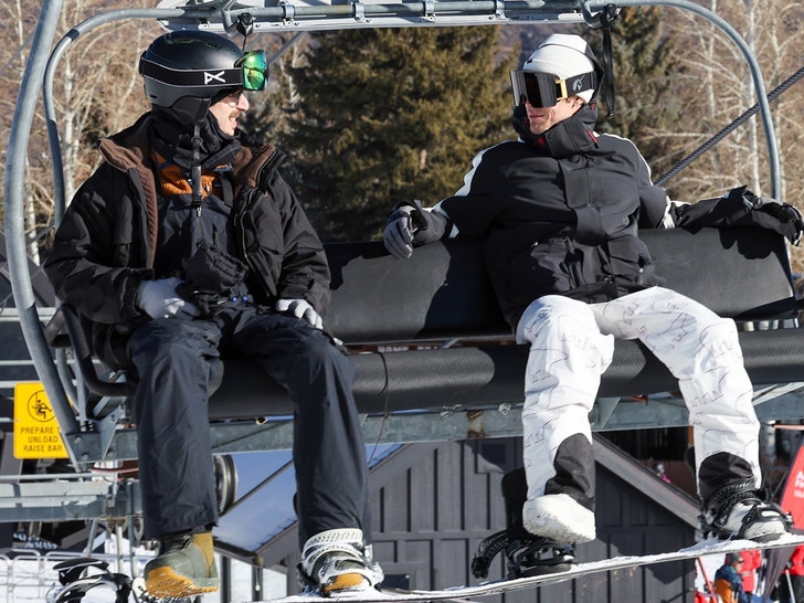 Justin Bieber Snowboarding