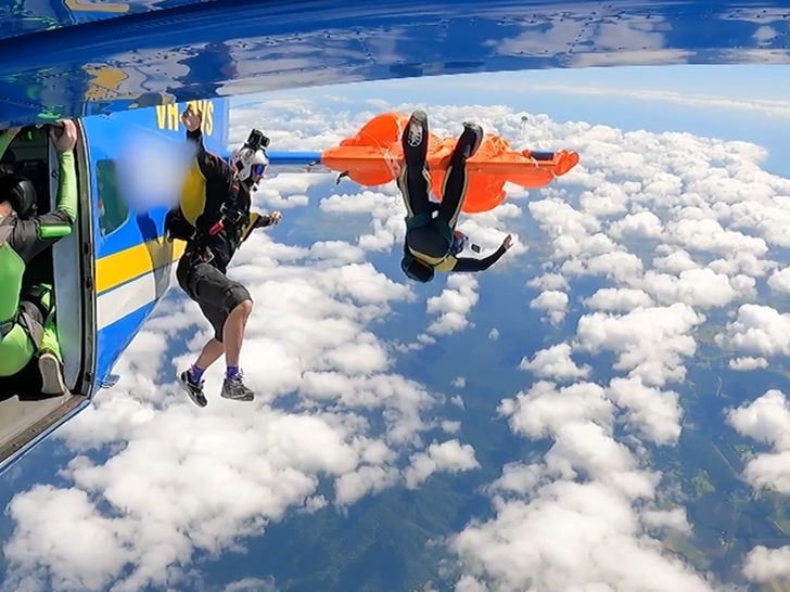 Skydiver Snags Parachute on Plane Tail, Insane Fluke Caught on Video 1 121125 skydiver sub3