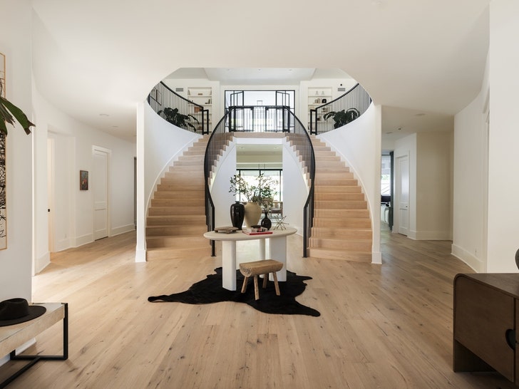 Meghan Trainor lista LA Home 8