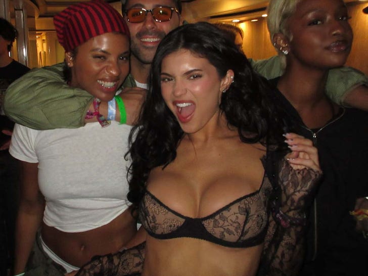 Kylie Jenner Shows Off Boobs