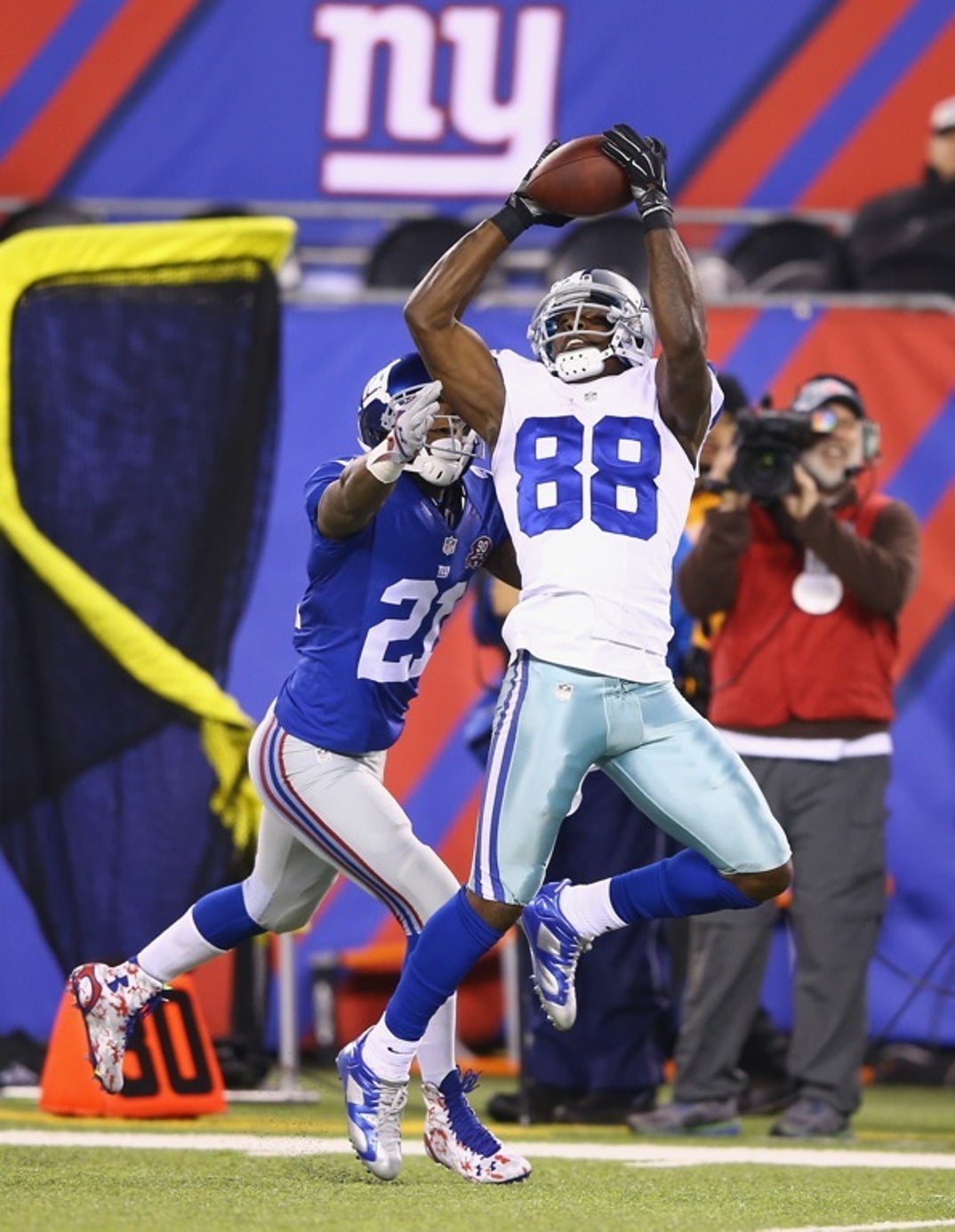 0225_dez_bryant_field04