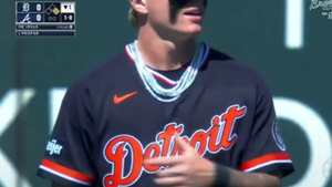 030326 tigers player chains sg kal