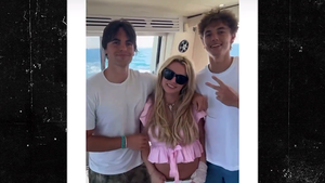 032926_britney_spears_primary