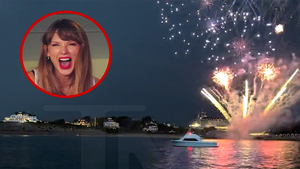 070426_taylor_swift_fireworks_primary