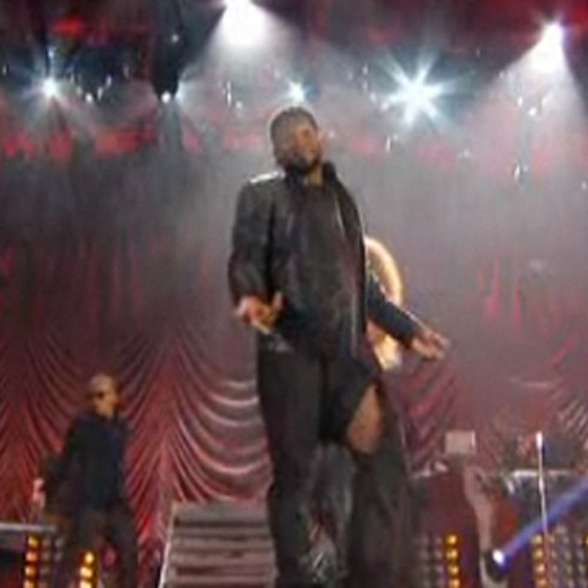 Usher is stripping it down ahead of his - Q104 - Cleveland