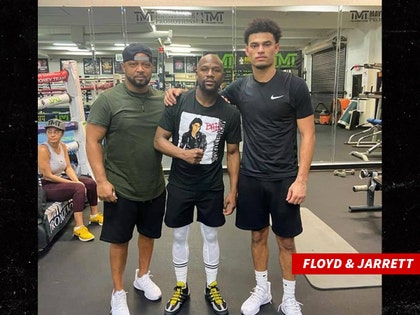 0825-Floyd mayweather and jarrett