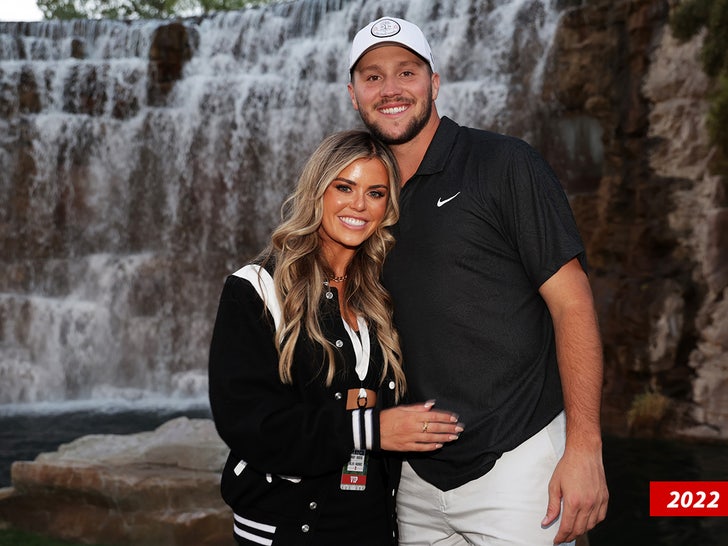 Josh Allen's girlfriend looked so stunning that it distracted everyone on  the field