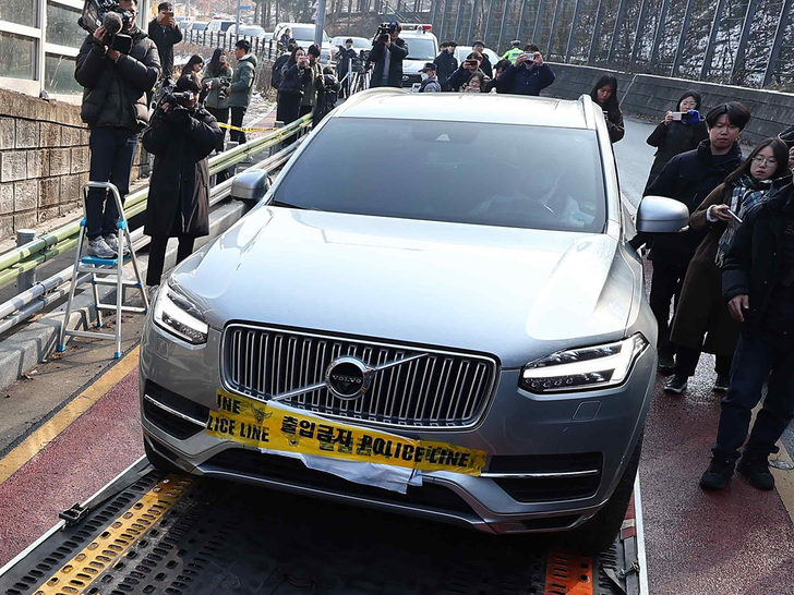 A car in which actor Lee Sun-kyun of the Oscar-winning 'Parasite' was found