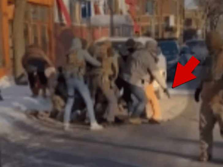 012426_Minneapolis_Shooting_Third-Angle_Gun_Primary