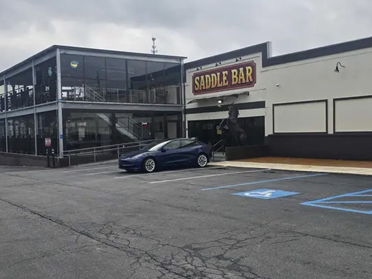 saddle bar FOX 5 Atlanta