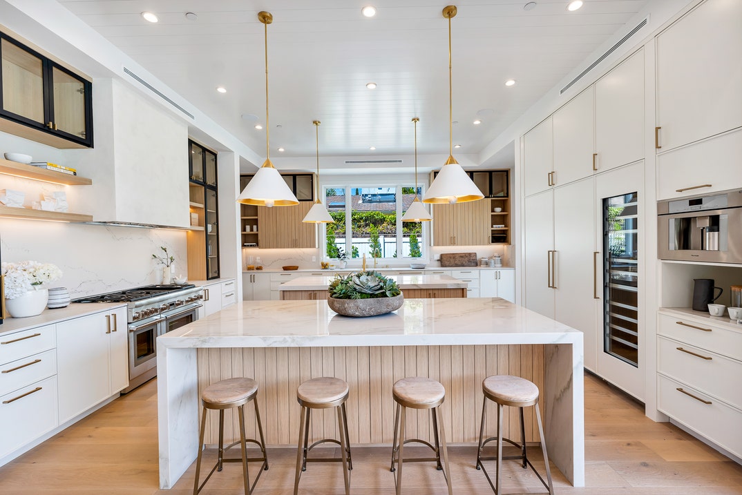 Allison Holker home 13