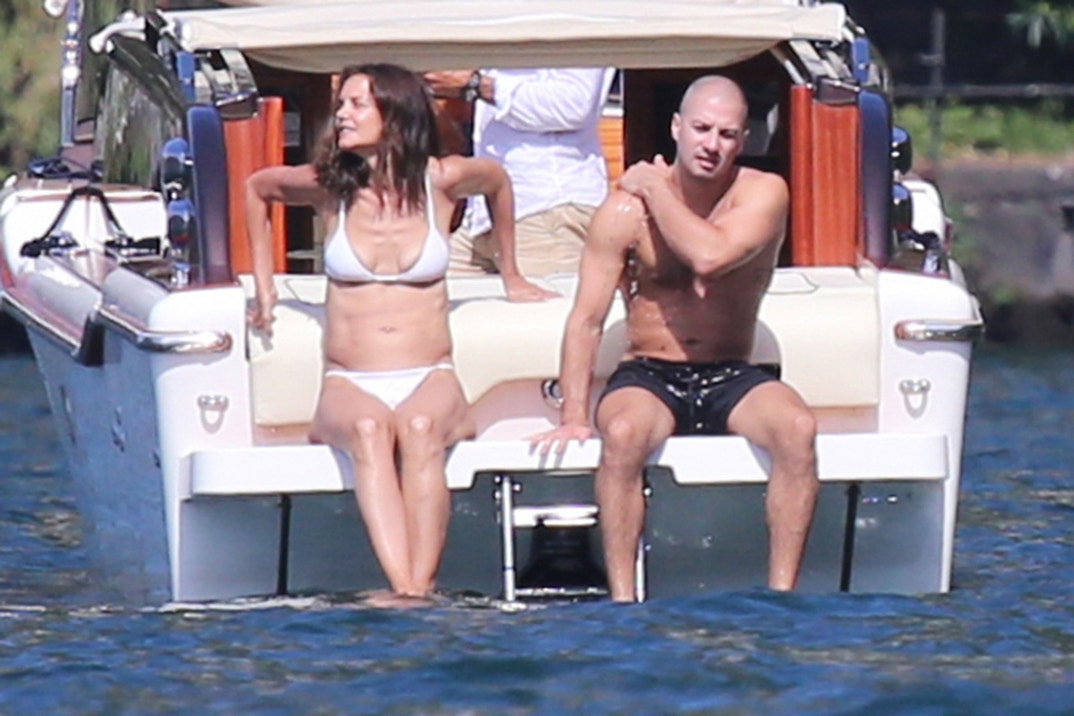 Katie Holmes PDA Lake Como 9