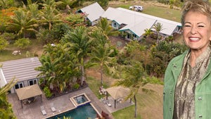 1006-Roseanne-Barr-Sells-46-Acre-Macadamia-PRIMARY