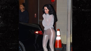 bianca censori backgrid sub swipe 1