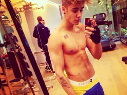 justin_bieber_shirtless__0009_Layer 10