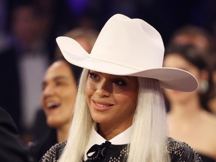 Beyoncé's Hottest Hat Looks