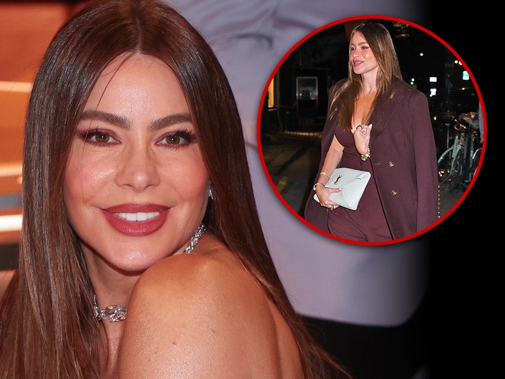 Sofia Vergara keluar untuk makan malam di The Corner Store di Soho