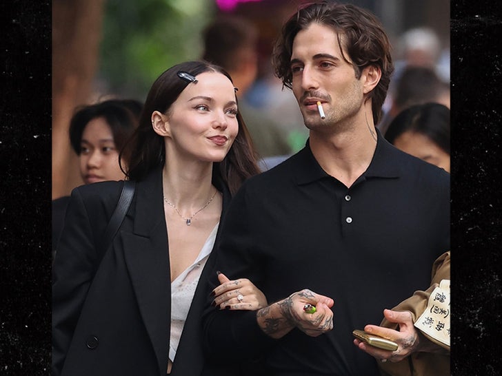 Dove Cameron and Damiano Lovey Dove-y In Sydney!