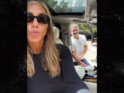jennifer aniston and bf insta 1