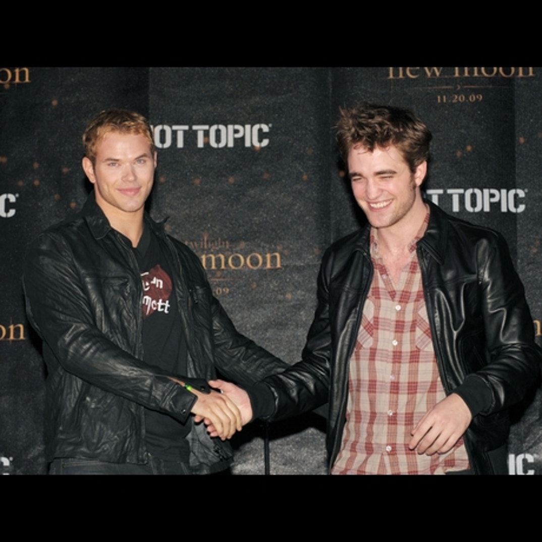 Twilight's Day Walkers, image size:1074x1074