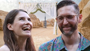 Amanda Knox's Space-Themed Wedding Going Down This Weekend