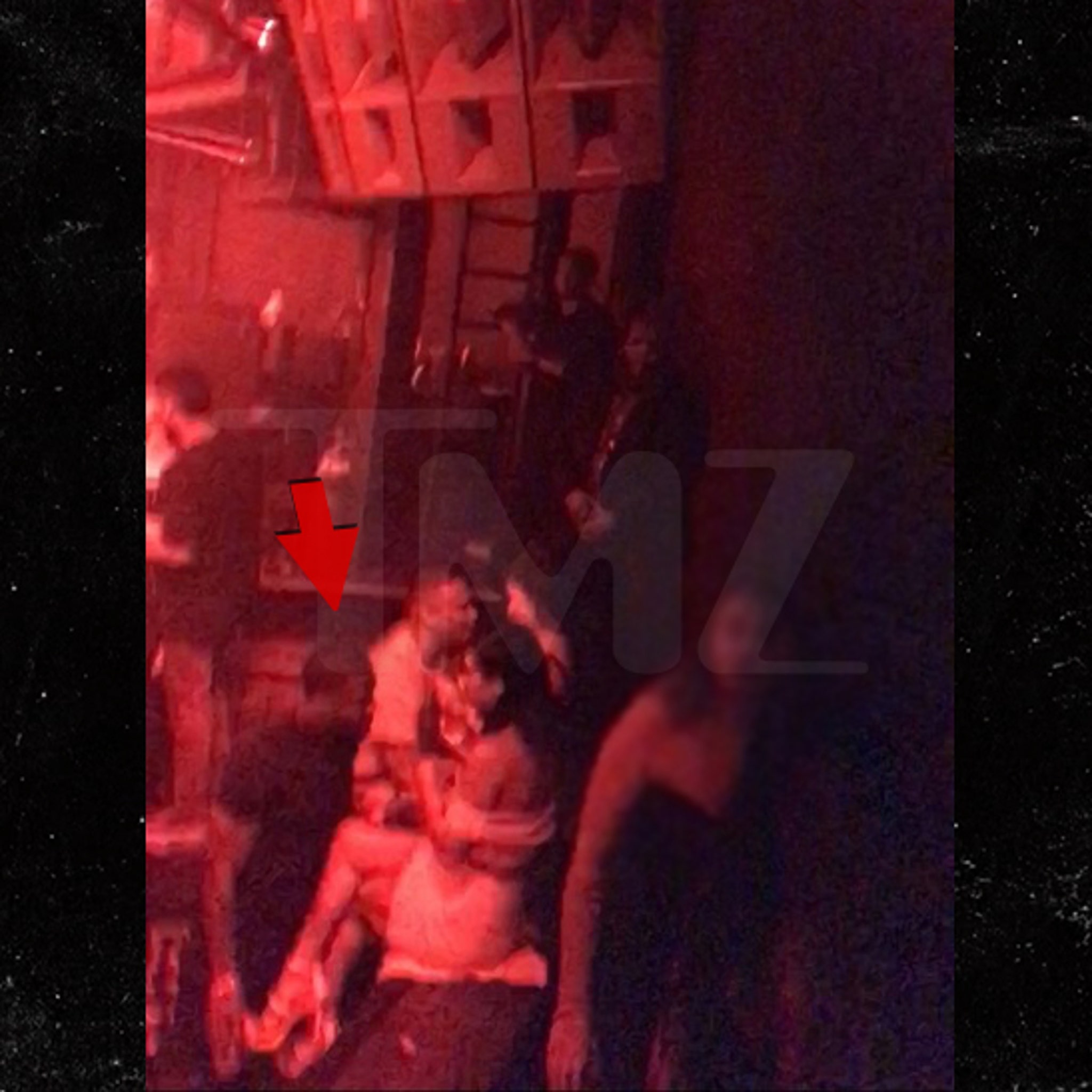 Kevin Hart Parties with Woman in Sex Video During Wild Vegas Weekend pic