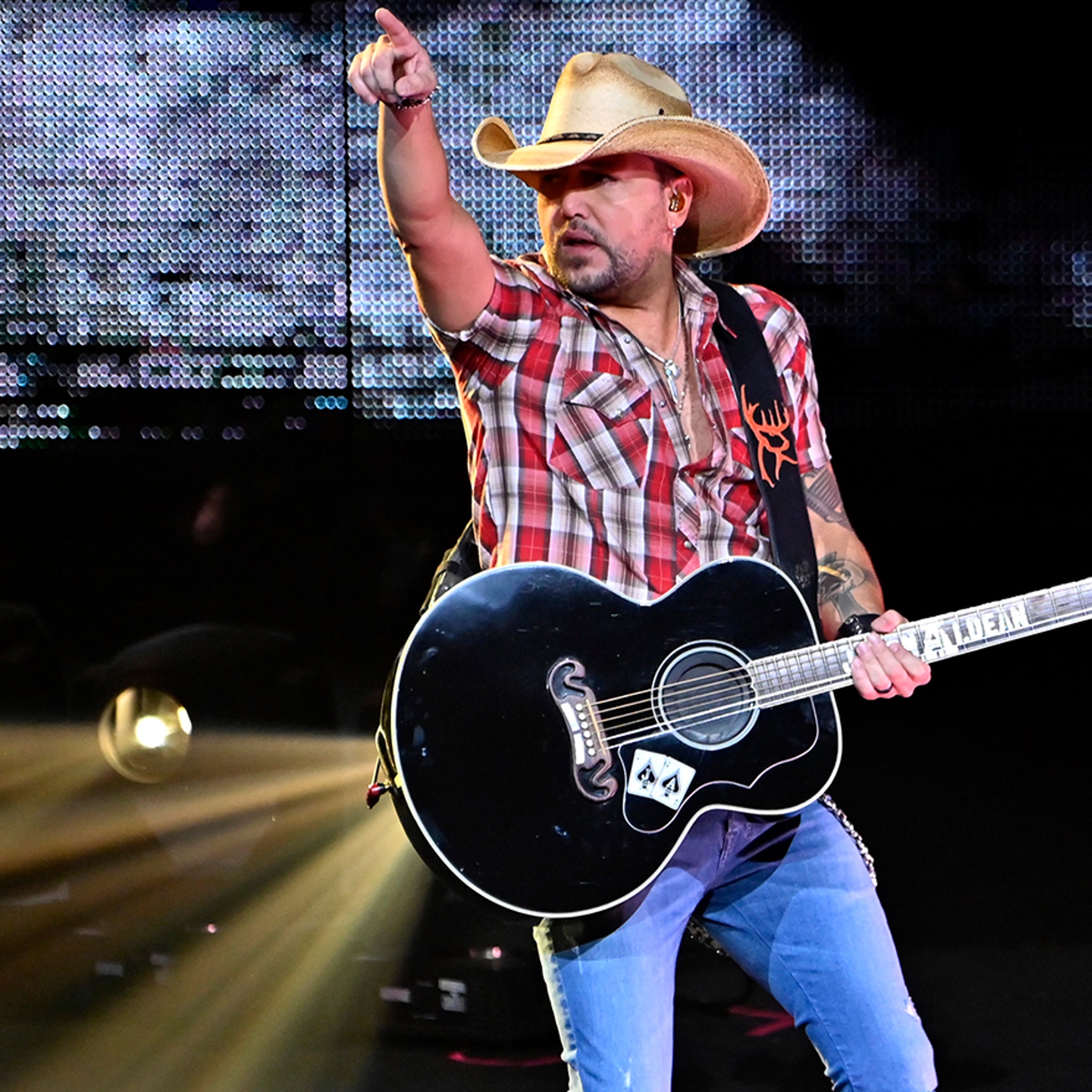 Flipboard Jason Aldean Returns to Play Vegas, First Time Since 2017