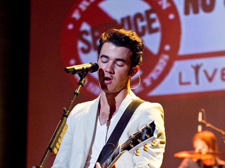 Jonas Brothers Performance Pics