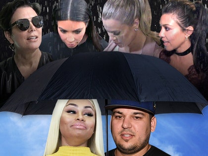 041516-rob-blac-chyna-kardashians-tmz-getty-04