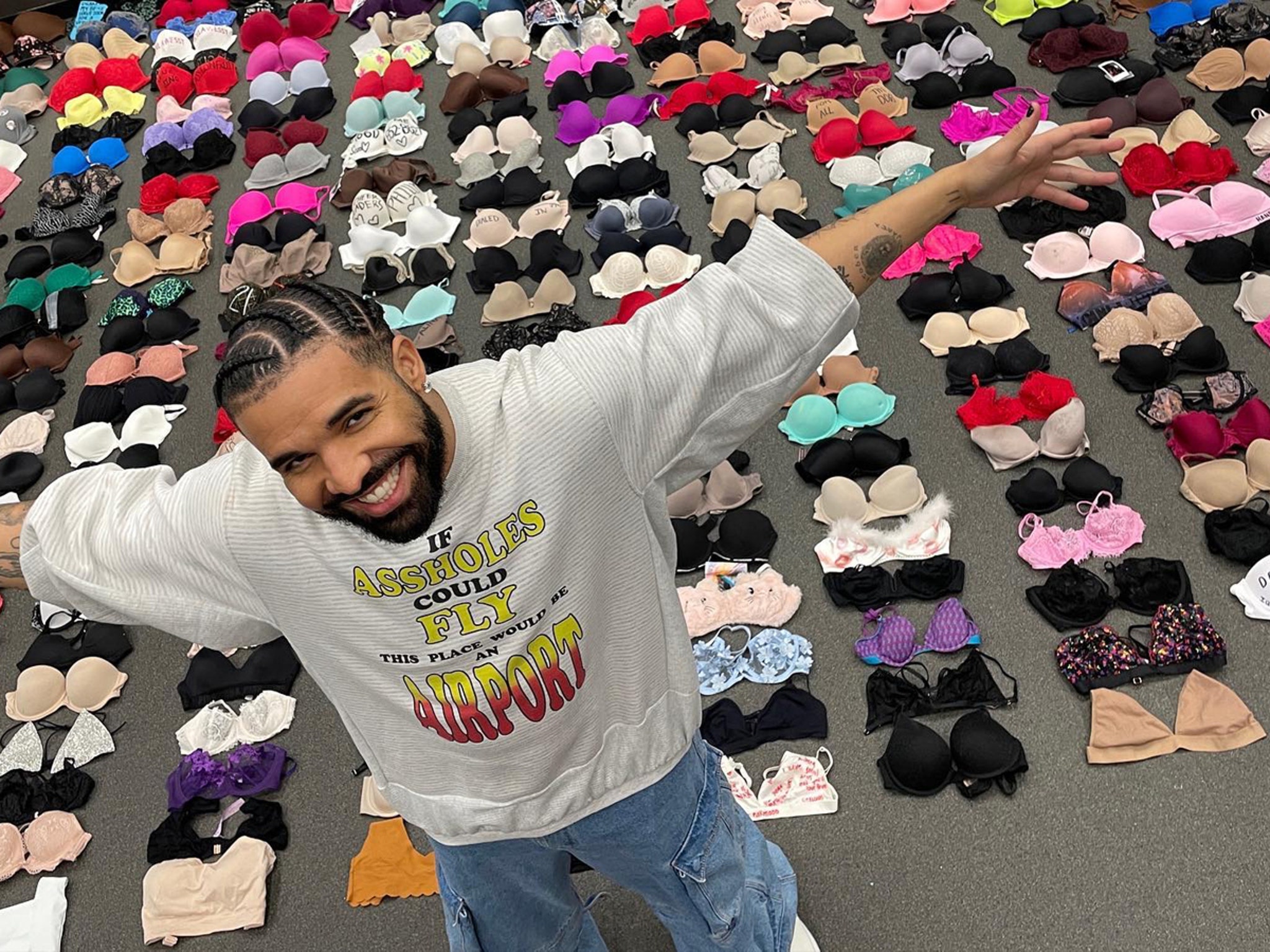 Drake Shows Off Massive Bra Collection from 'It's All a Blur' Tour