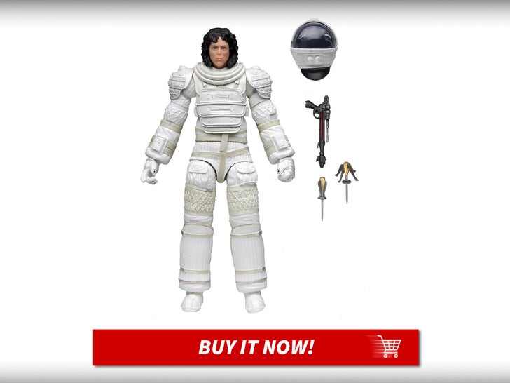 NECA-40th-Anniversary-Alien-Figure-Alien-Merch-MAIN