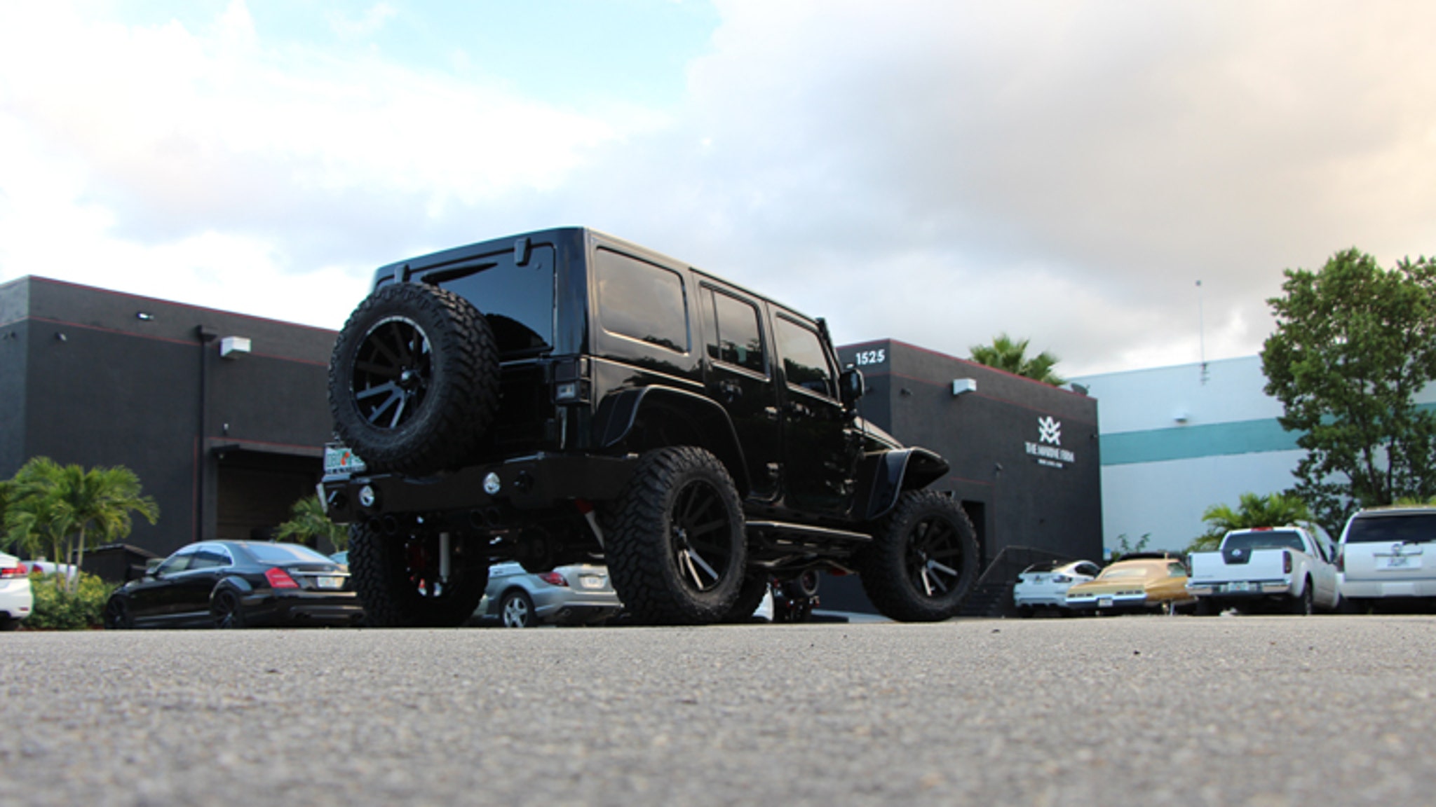 Floyd Mayweather's New Avorza Jeep