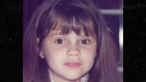 0602-victoria-beckham-cute-kids-primary_720