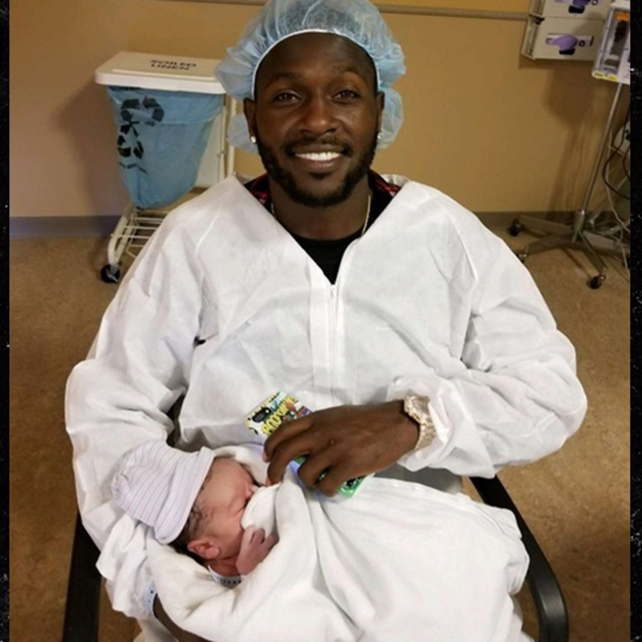 NFL Star Antonio Brown's Baby Mama, Chelsie Kyriss, Gives Birth