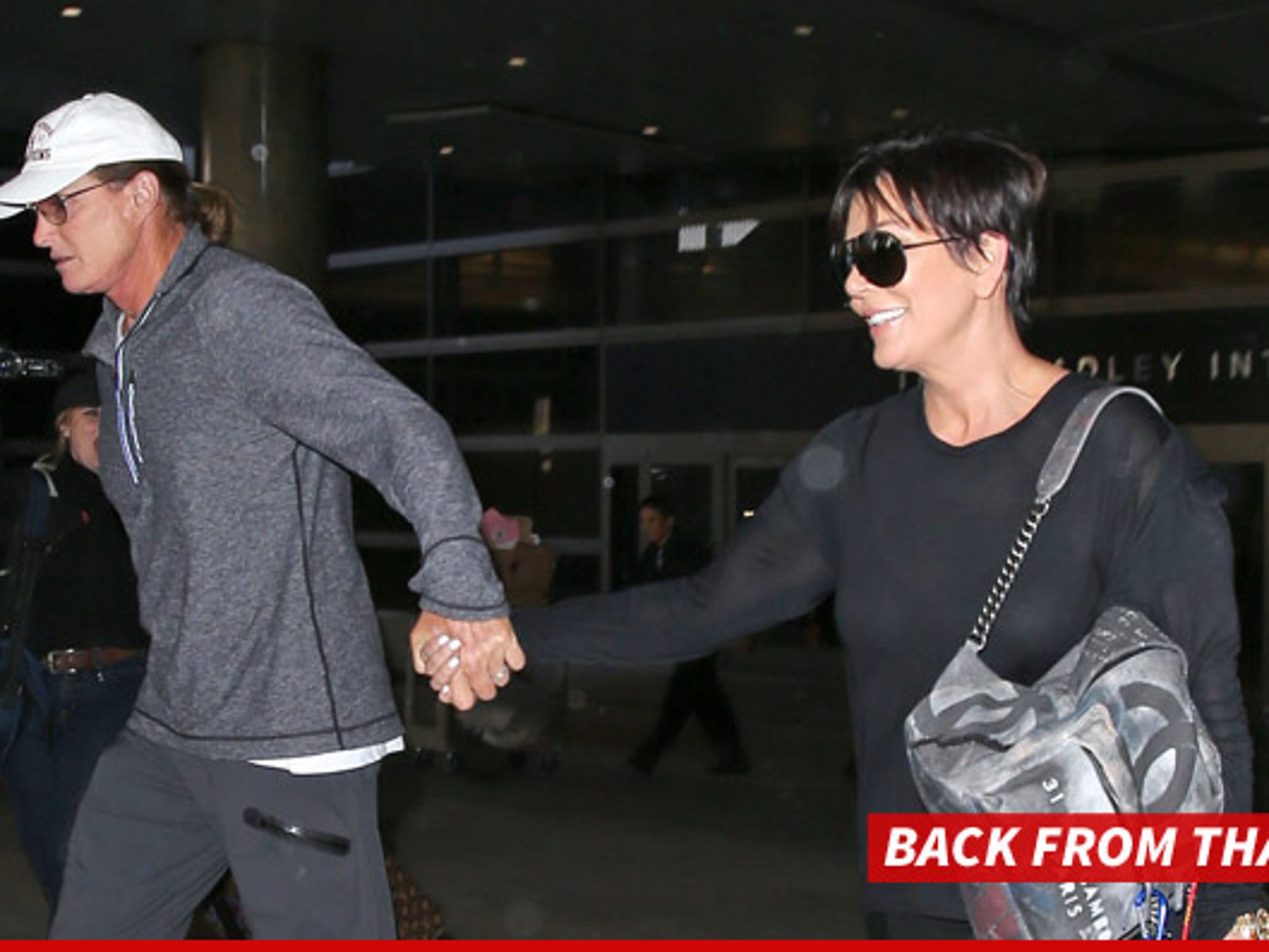 Kendall & Kylie Jenner Arrive at LAX with Hand Holding Parents Kris &  Bruce!: Photo 3083604, Bruce Jenner, Kendall Jenner, Khloe Jenner, Kris  Jenner, Kylie Jenner Photos