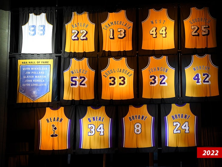 Will Lakers retire both of LeBron James' jersey numbers when he