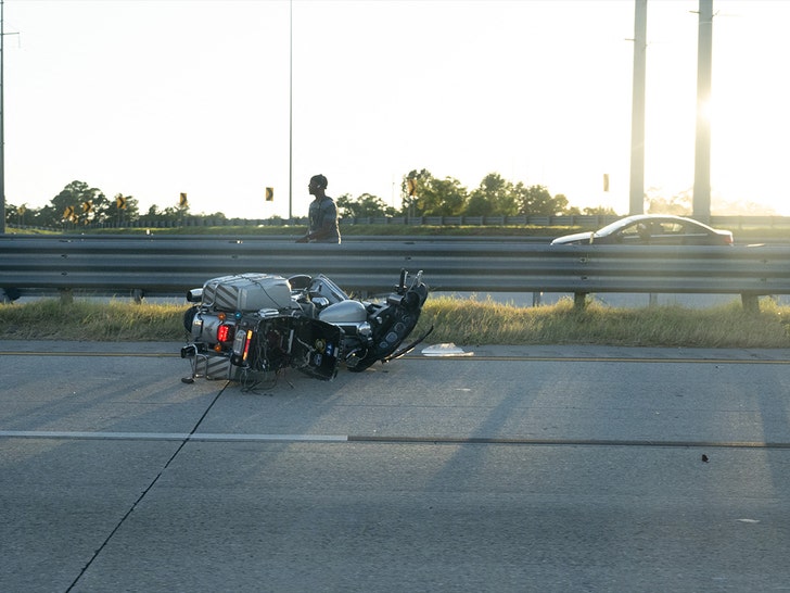 Police officer escorting Kamala Harris involved in car crash