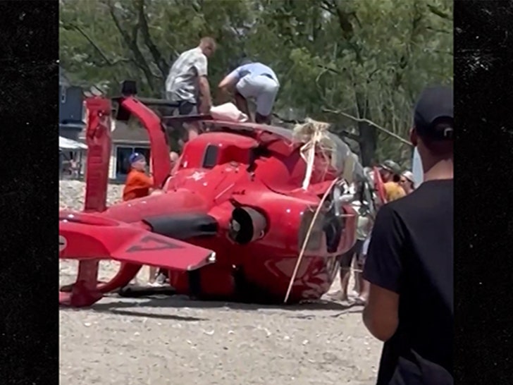 062525_helicopter_lands_by_waterside_restaurant_helpers