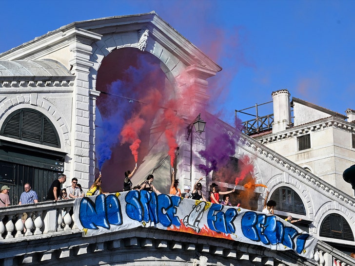 Protests Erupt in Venice Day After Jeff Bezos and Lauren Sánchez’s Wedding