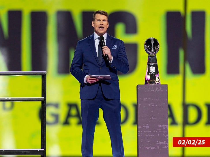 scott hanson nfl sub getty swipe