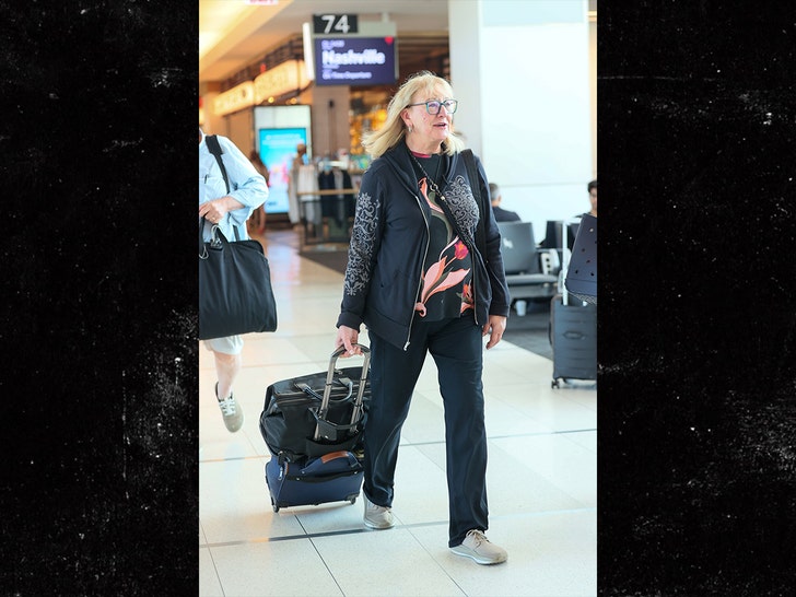 donna kelce arriving in nyc backgrid 2