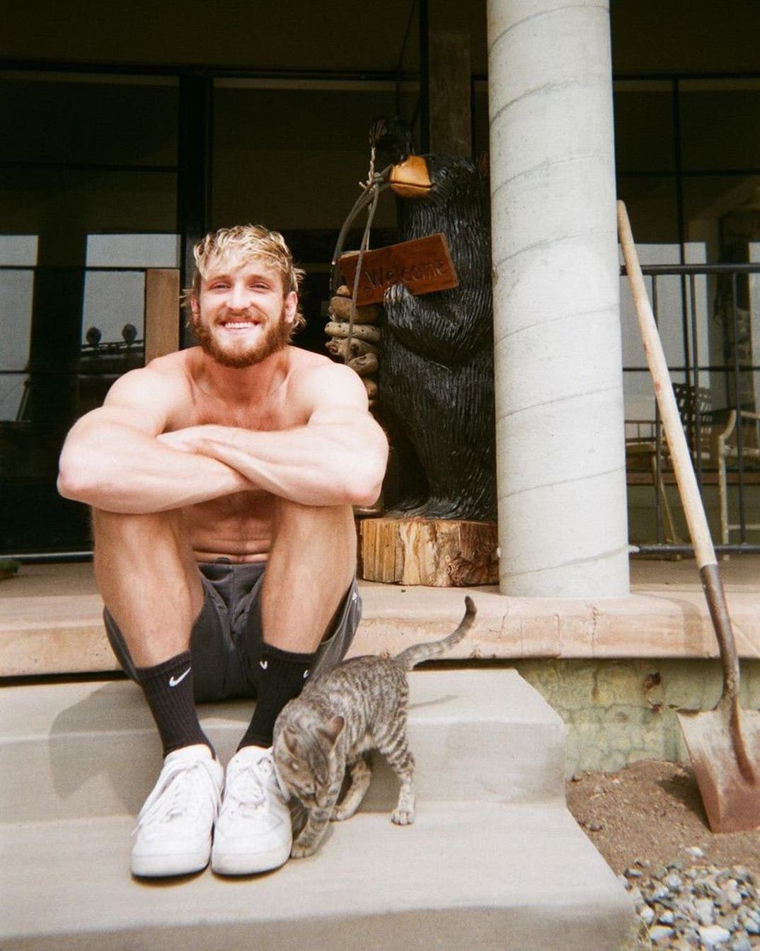 Logan Paul Hot Shots0003